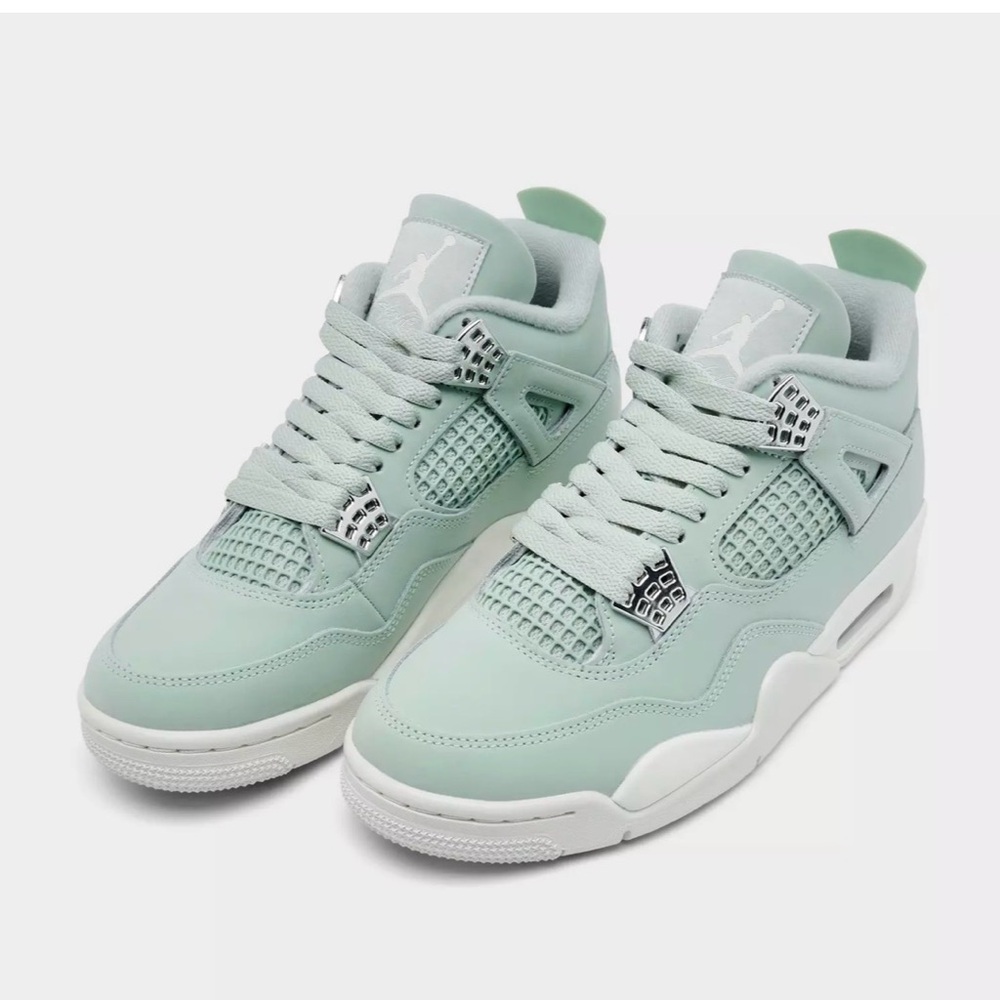 WOMEN'S AIR JORDAN RETRO 4 CASUAL SHOES